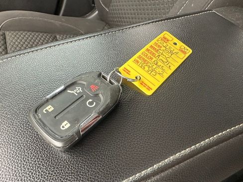 Used 2019 GMC Acadia SLE image 8