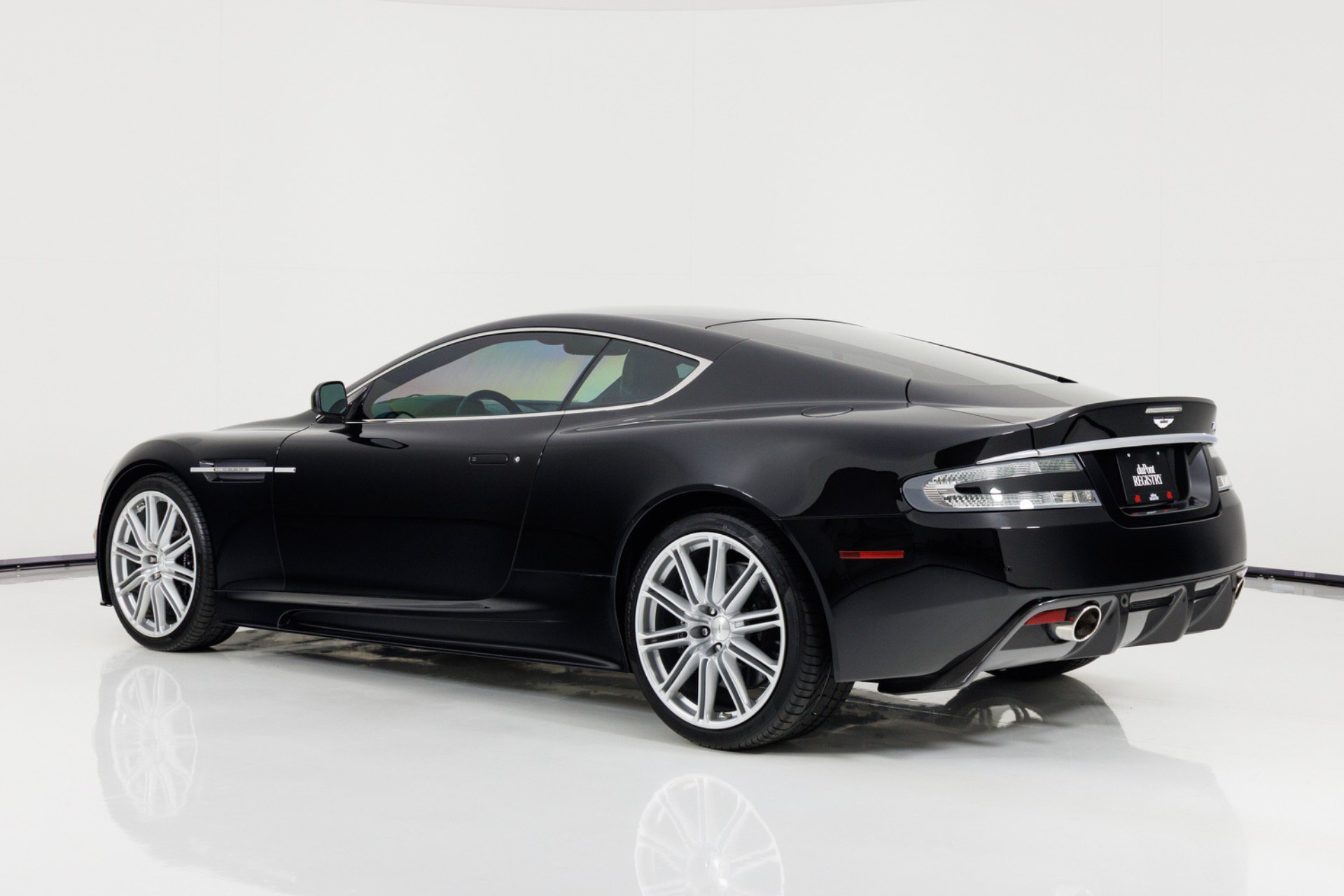 Used 2009 Aston Martin DBS Coupe RWD image 3