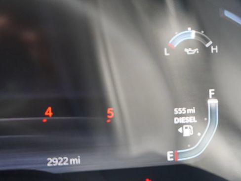 New 2026 RAM 3500 Laramie AWD/4WD image 32