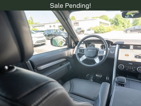 Certified 2025 Land Rover Discovery Dynamic SE AWD/4WD image 19