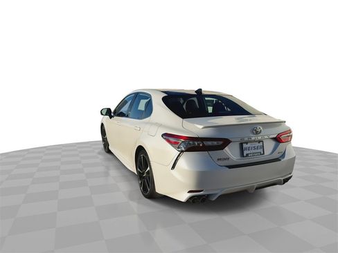 Used 2019 Toyota Camry XSE image 7
