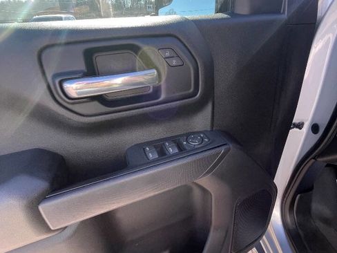 Used 2019 Chevrolet Silverado 1500 Custom w/ Custom Value Package image 16