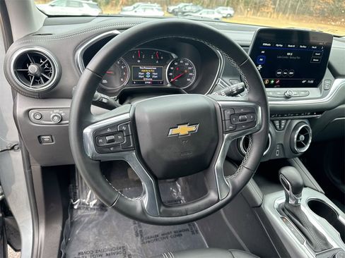 Used 2023 Chevrolet Blazer LT image 16
