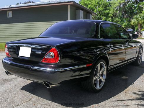 Used 2006 Jaguar XJ Vanden Plas Super V8 Portfolio RWD image 8