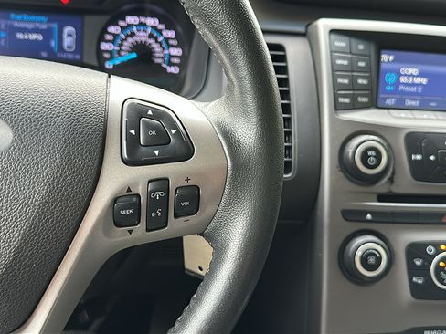 Used 2019 Ford Flex SE FWD image 16