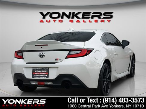 Used 2023 Toyota GR86 Premium image 11