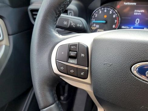 Used 2024 Ford Explorer XLT RWD image 22