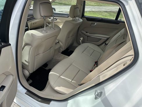 Used 2016 Mercedes-Benz E 350 E 350 4MATIC AWD 4dr Wagon image 19