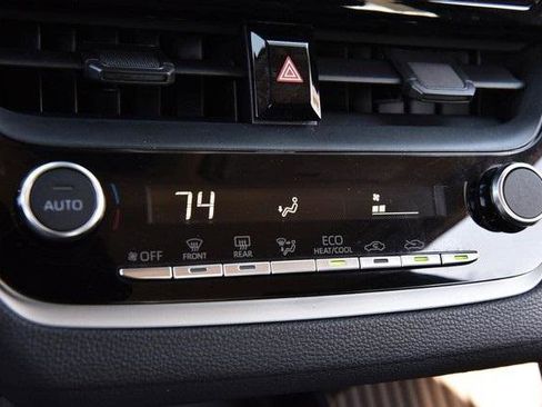 Used 2025 Toyota Corolla LE image 14