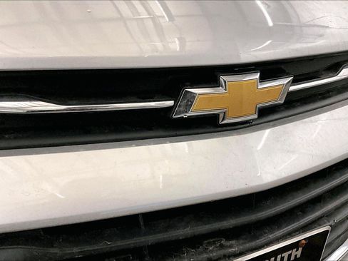 Used 2019 Chevrolet Trax LT w/ LT Convenience Package image 29