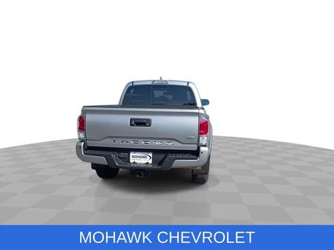 Used 2021 Toyota Tacoma TRD Sport w/ Technology Package AWD/4WD image 7