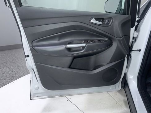 Used 2019 Ford Escape SE image 10