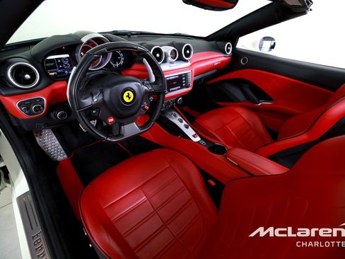 Used 2017 Ferrari California T image 13