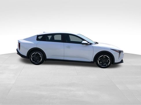 Used 2025 Kia K4 EX FWD image 2