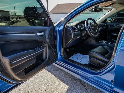 Used 2022 Chrysler 300 Touring L RWD image 26