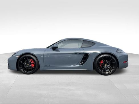 Used 2018 Porsche 718 Cayman GTS image 2