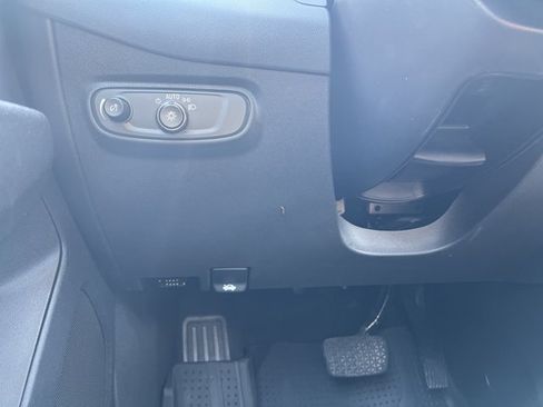 Used 2024 Chevrolet Equinox LT w/ LPO, Floor Liner Package FWD image 18