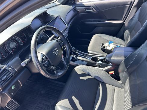 Used 2016 Honda Accord Sport image 10
