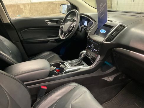 Used 2016 Ford Edge Titanium w/ Technology Package FWD image 32