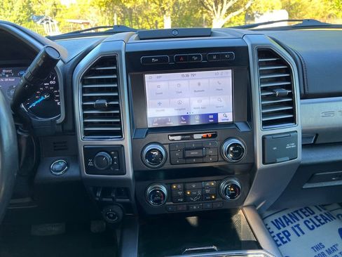 Used 2020 Ford F250 Platinum w/ FX4 Off-Road Package image 27