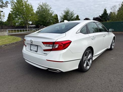 Used 2018 Honda Accord Touring image 7