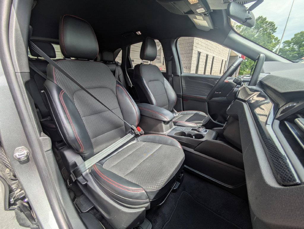 Used 2025 Ford Escape ST-Line AWD/4WD image 30
