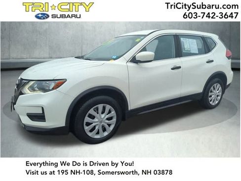 Used 2017 Nissan Rogue S image 1
