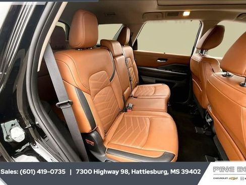 Used 2023 Nissan Pathfinder Platinum w/ Cargo Package image 20