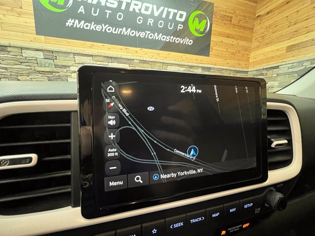 Used 2024 Hyundai Venue Limited FWD image 36