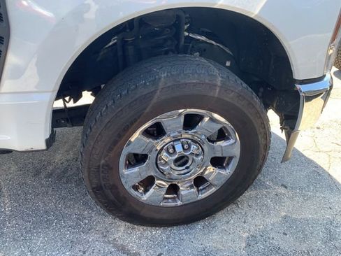 Used 2025 Ford F350 Lariat w/ Lariat Ultimate Package image 10