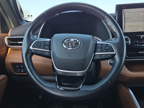 Used 2022 Toyota Highlander Platinum image 36