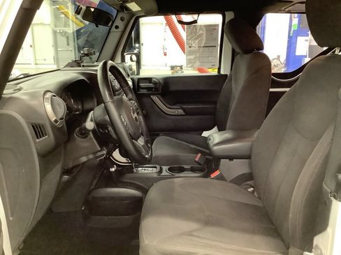 Used 2017 Jeep Wrangler Sport w/ Quick Order Package 24S AWD/4WD image 14