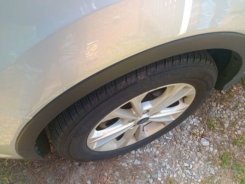 Used 2019 Ford Escape SE image 14