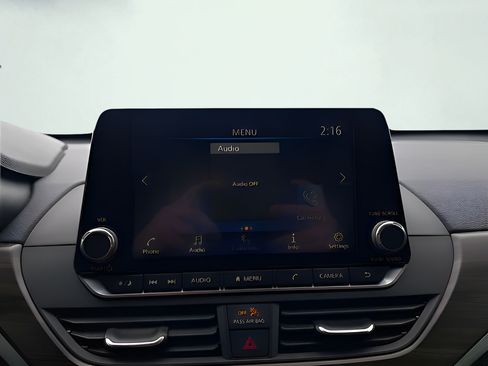 Used 2024 Nissan Altima 2.5 SV FWD image 23