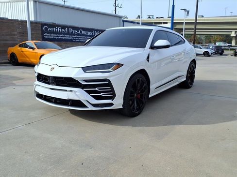 Used 2022 Lamborghini Urus image 2