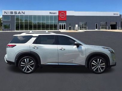 Certified 2025 Nissan Pathfinder Platinum