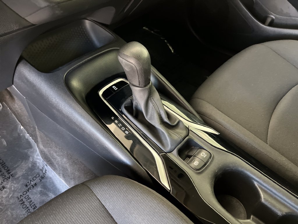 Used 2020 Toyota Corolla LE w/ Carpet Mat Package (TMS) FWD image 25
