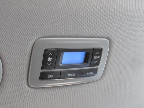 Certified 2018 Toyota Sienna Limited Premium image 39