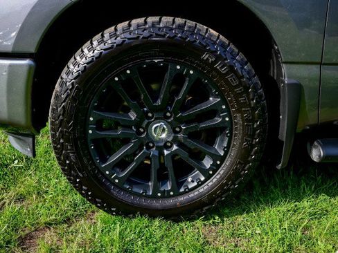 Used 2019 Nissan Titan SV w/ SV Convenience Package image 51