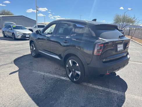 Used 2025 Nissan Kicks SR image 10