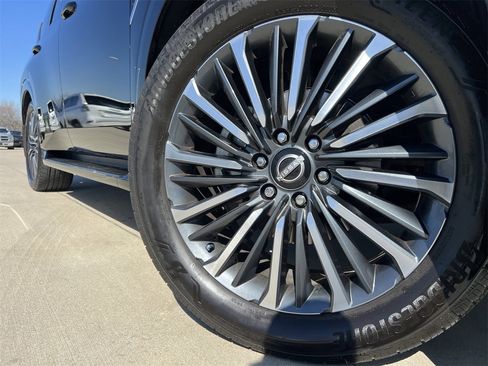 Used 2025 Nissan Armada Platinum Reserve image 7