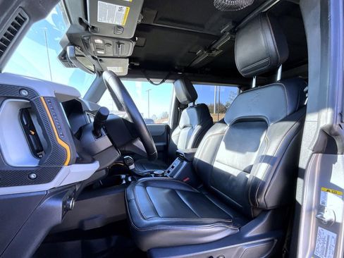 Used 2022 Ford Bronco Badlands image 11