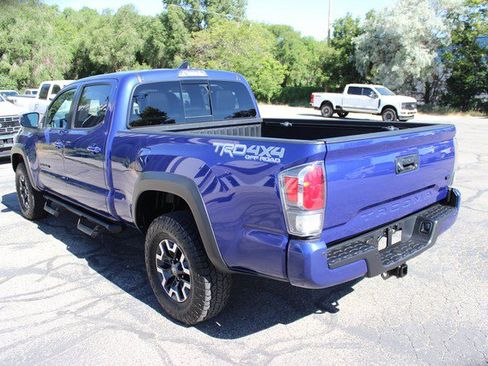Used 2022 Toyota Tacoma TRD Off-Road w/ TRD Premium Off Road Package AWD/4WD image 4