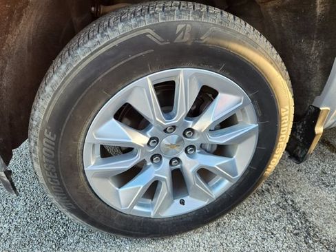 Used 2024 Chevrolet Silverado 1500 Custom RWD image 9