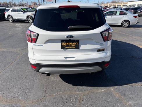 Used 2017 Ford Escape SE FWD image 4
