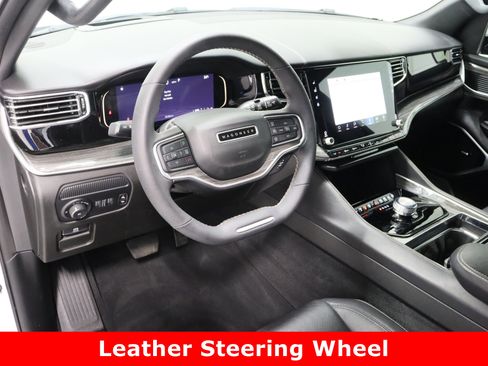 Used 2022 Jeep Wagoneer Series III w/ Premium Group I image 14