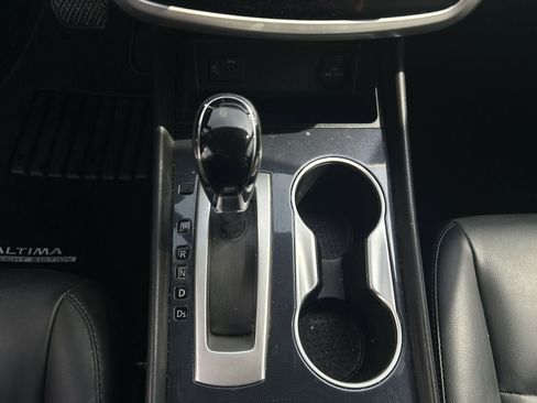 Used 2018 Nissan Altima 2.5 SR w/ SR Midnight Edition image 10