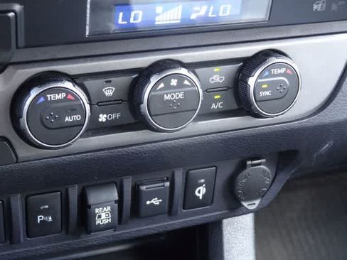 Used 2022 Toyota Tacoma TRD Off-Road w/ Technology Package AWD/4WD image 29