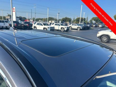Used 2023 Toyota RAV4 XLE Premium FWD image 3