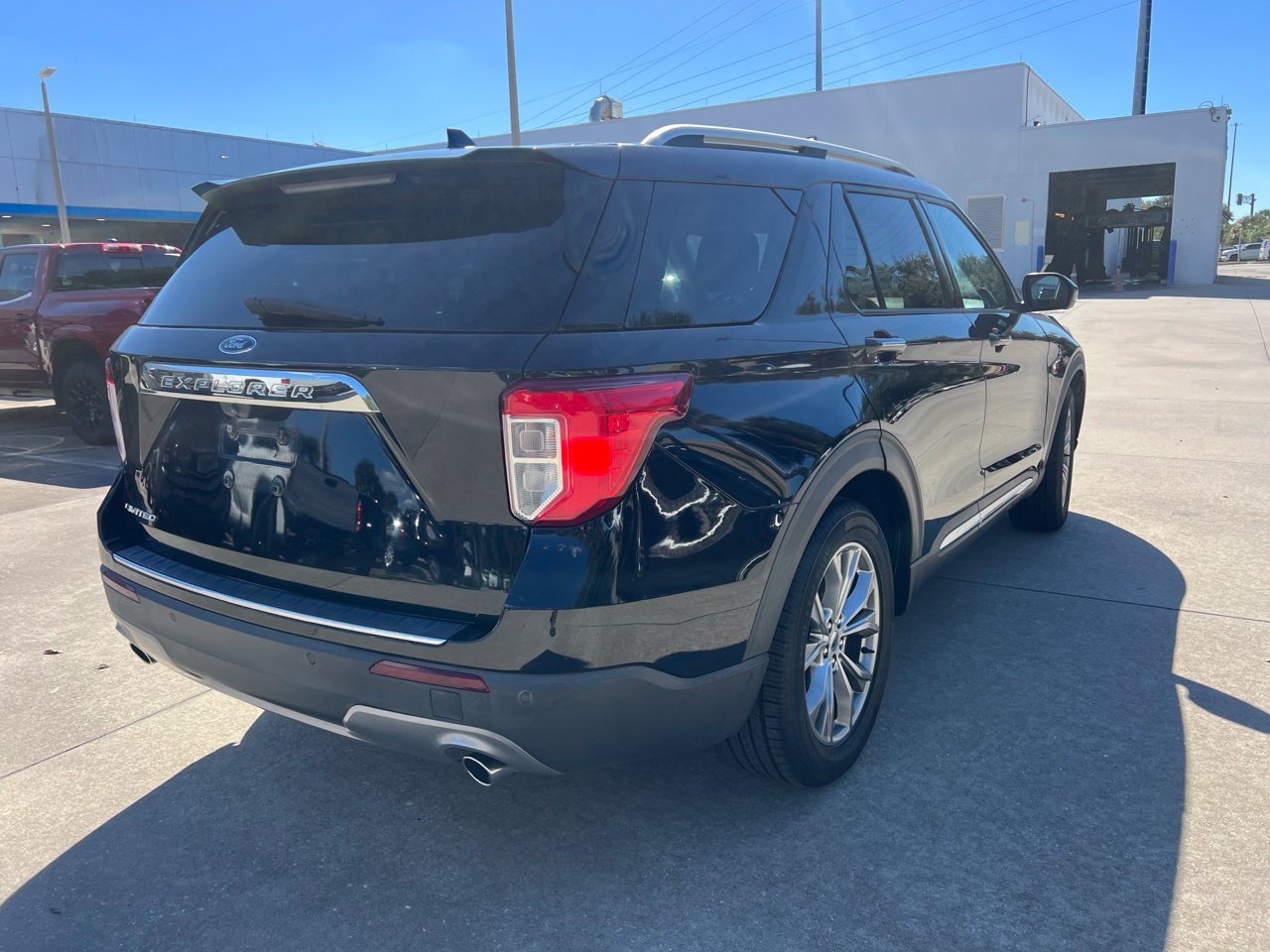 Used 2021 Ford Explorer Limited w/ Equipment Group 301A RWD image 7